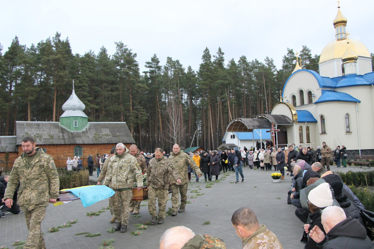 Мінно-вибухова травма забрала життя Героя: на Волині попрощались із 28-річним захисником Володимиром Левчиком