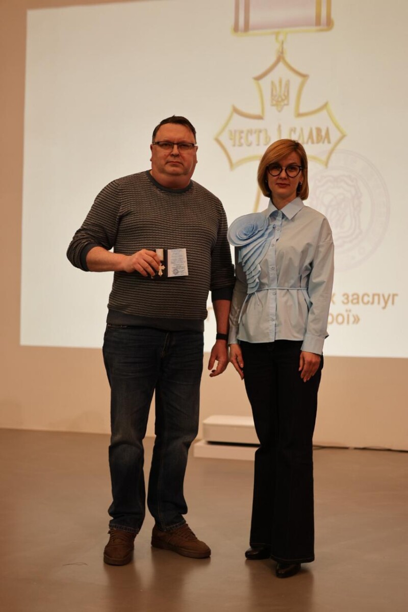 «Герої без зброї»: у Луцьку вручили почесні відзнаки людям, які щодня рятують і допомагають