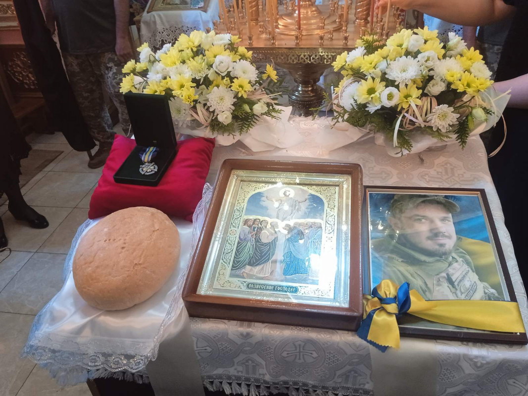 Попри зусилля медиків, життя воїна врятувати не вдалося: на Волині поховали 28-річного Героя Богдана Карвацького