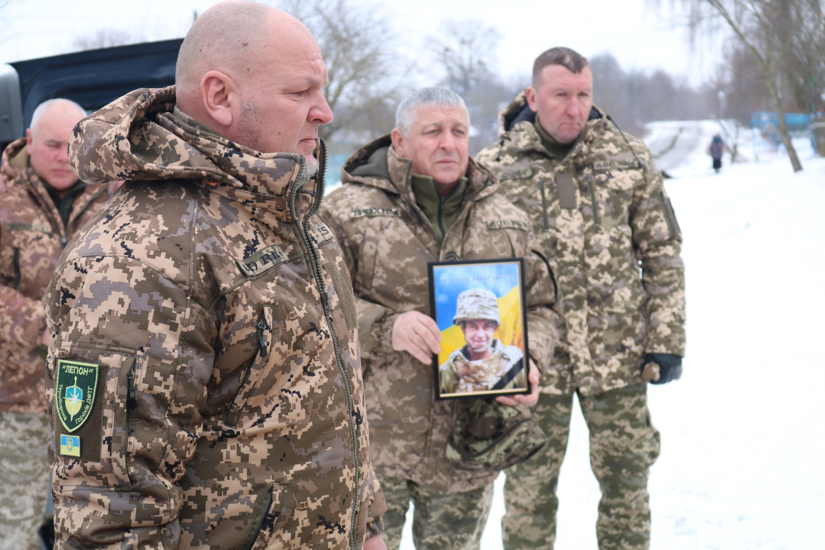 Навіки 48: у Луцькому районі попрощалися зі загиблим на війні Андрієм Головчуном