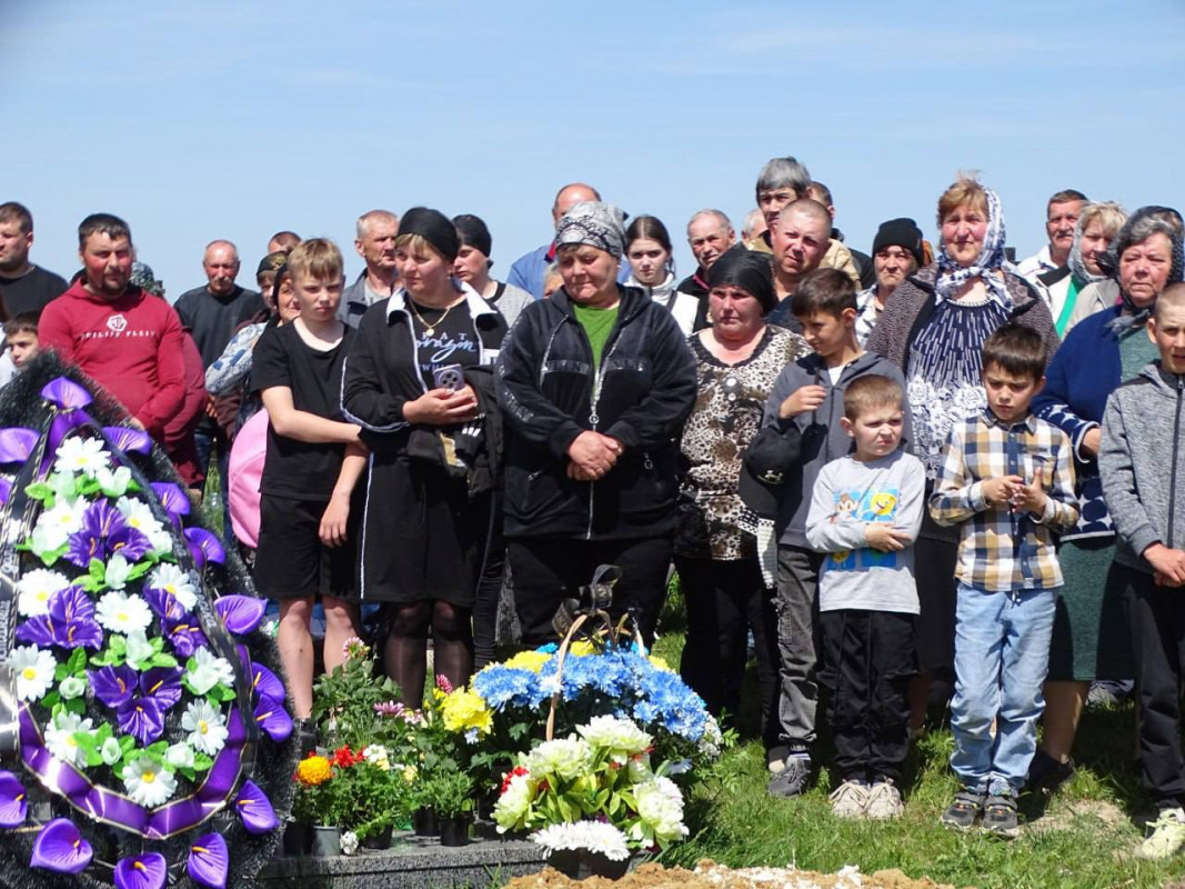 Родина дочекалася Героя - волиняни попрощалися із полеглим Героєм Василем Криницьким
