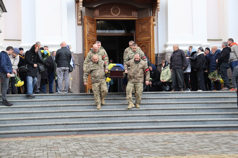 У Луцьку попрощалися з Героєм Вадимом Смірновим, який понад рік вважався зниклим безвісти