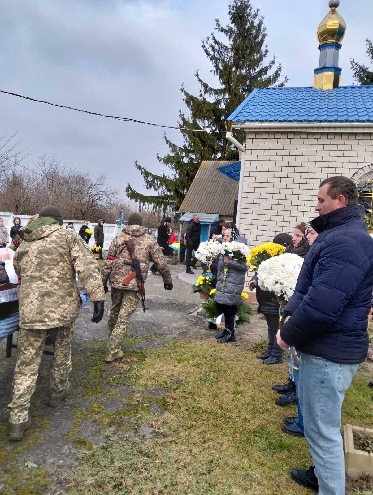 На Волині в останню дорогу провели військового Адріана Крупка. Фото