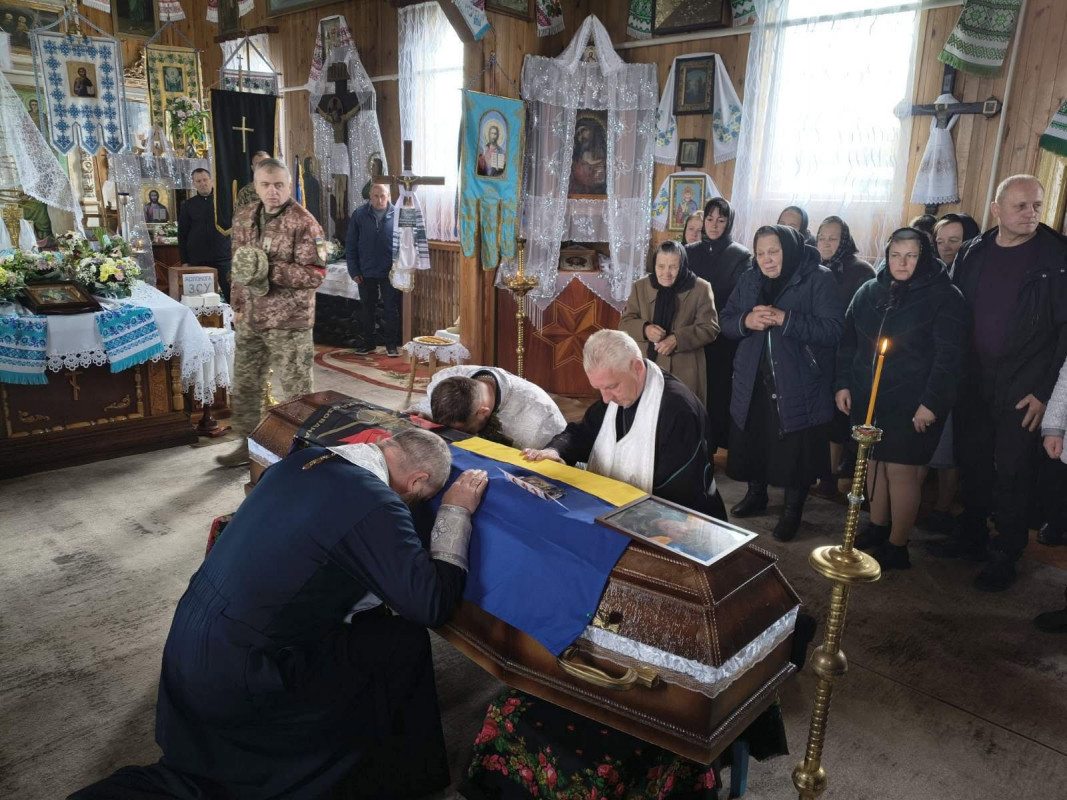 Рівно через рік після загибелі на Волині провели в останню дорогу Героя Юрія Камця