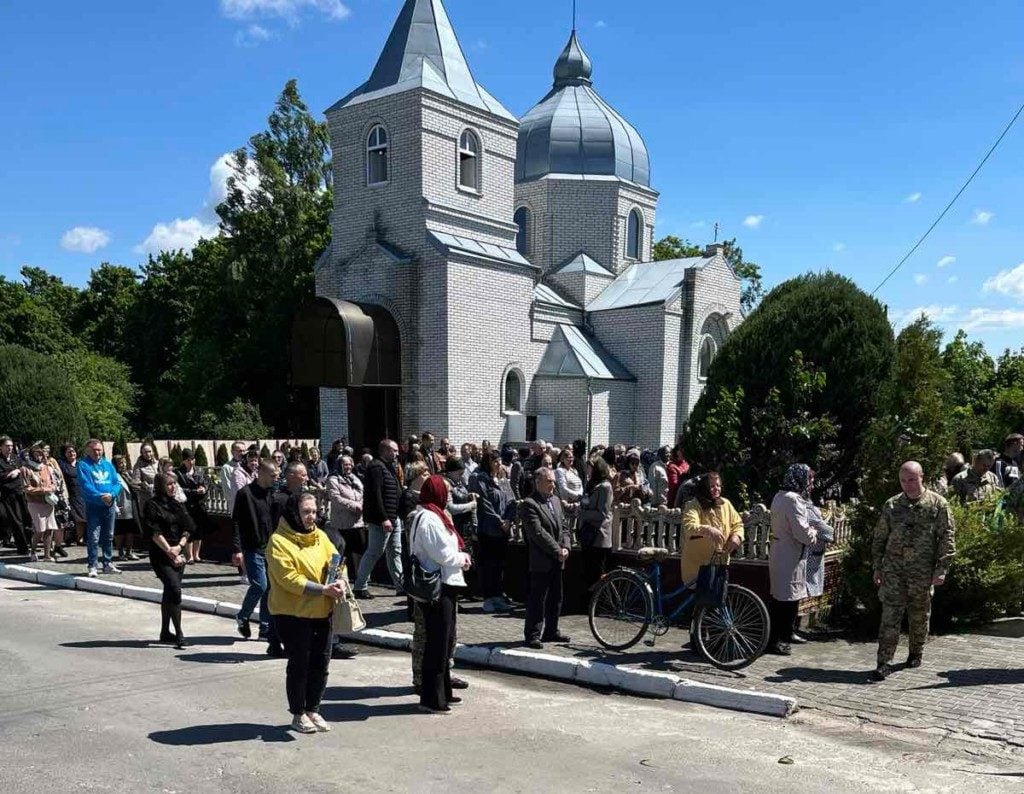 До останнього подиху захищав кордон Батьківщини: на Волині попрощалися з Героєм Сергієм Деркачем