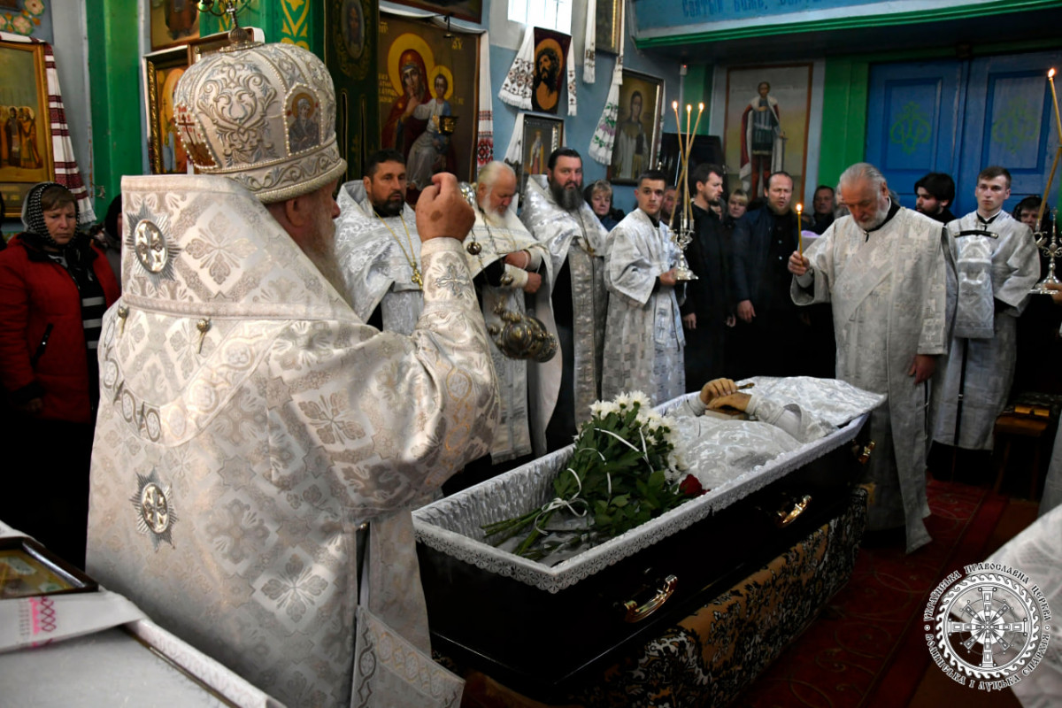 На Волині померлого священника відспівали у храмі, у якому він служив все життя