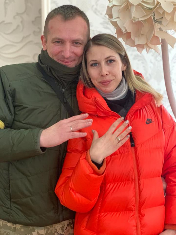 У Києві прикордонник одружився зі своєю коханою у перервах між повітряною тривогою