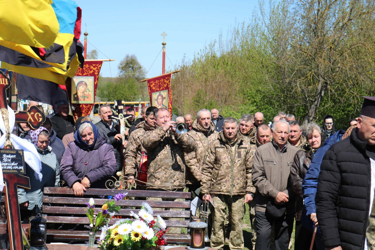 На Волині провели в останню дорогу захисника Івана Гутверта