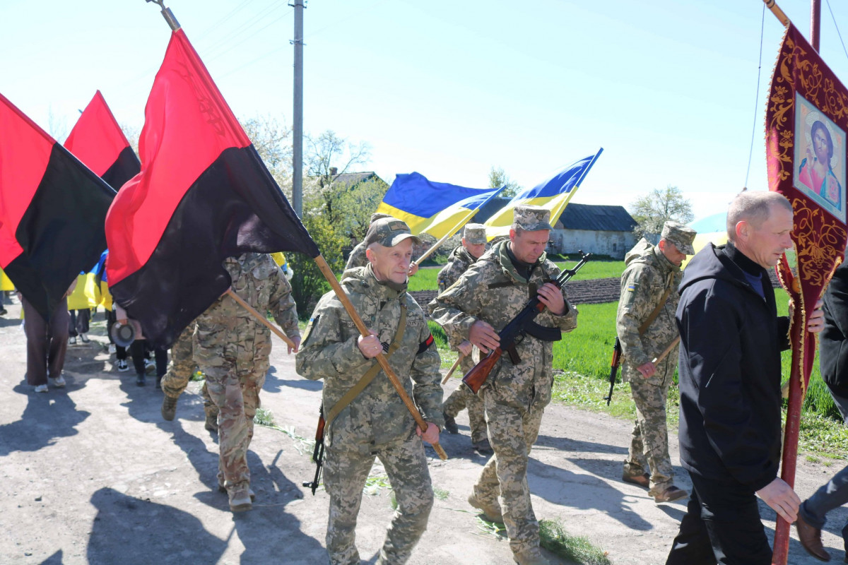 На Волині провели в останню дорогу захисника Івана Гутверта