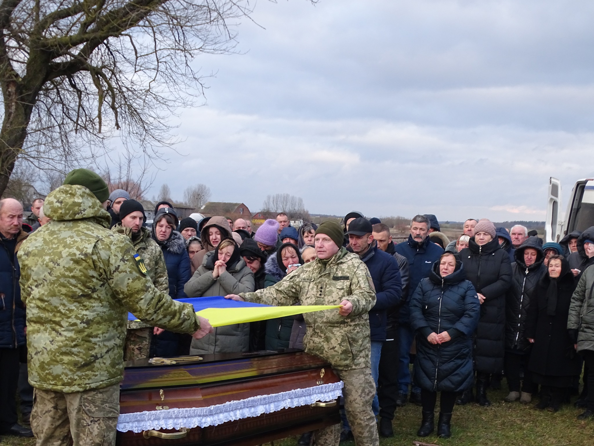 Боронив рідну землю упродовж двадцяти місяців: на Волині в останню земну дорогу провели Ігоря Корицького