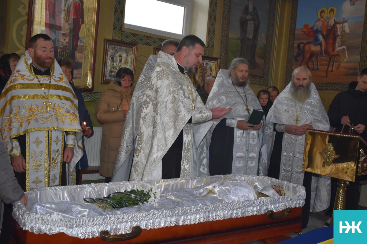 Молодий воїн не встиг створити сім'ю: на Волині попрощалися із загиблим Героєм Юрієм Кратіком