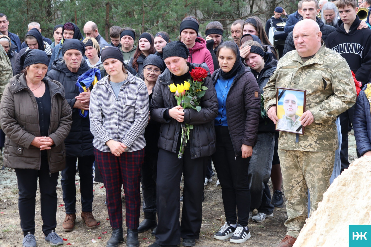 Пройшов АТО та пекло полону: на Волині попрощалися з Героєм Олександром Домальчуком