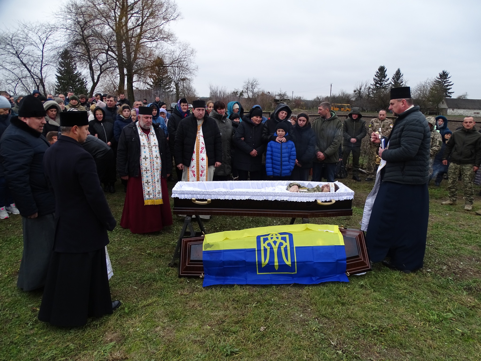 Мобілізували у липні, а в листопаді він уже загинув: Волинь попрощалася із ще одним Героєм, який віддав життя за Україну