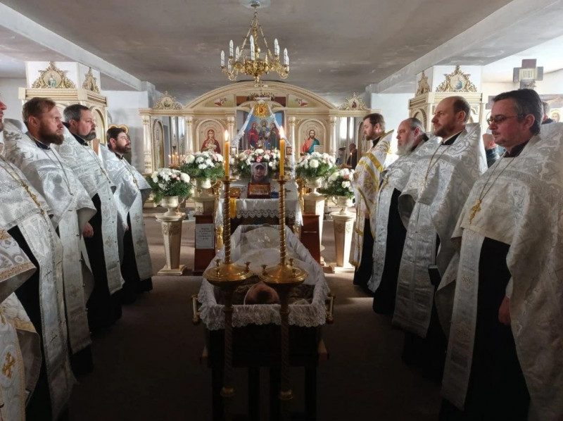 Зі сльозами на очах молилися за спокій його душі: на Волині в останню дорогу провели Героя Андрія Пронцевича