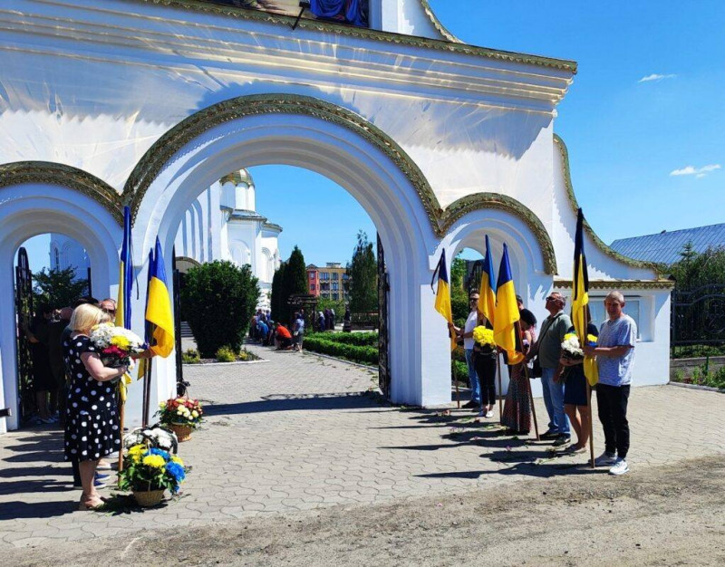 Брат-близнюк був на фронті, а він — «на щиті»: Ковель віддав останню шану 31-річному Михайлу Філіпчуку