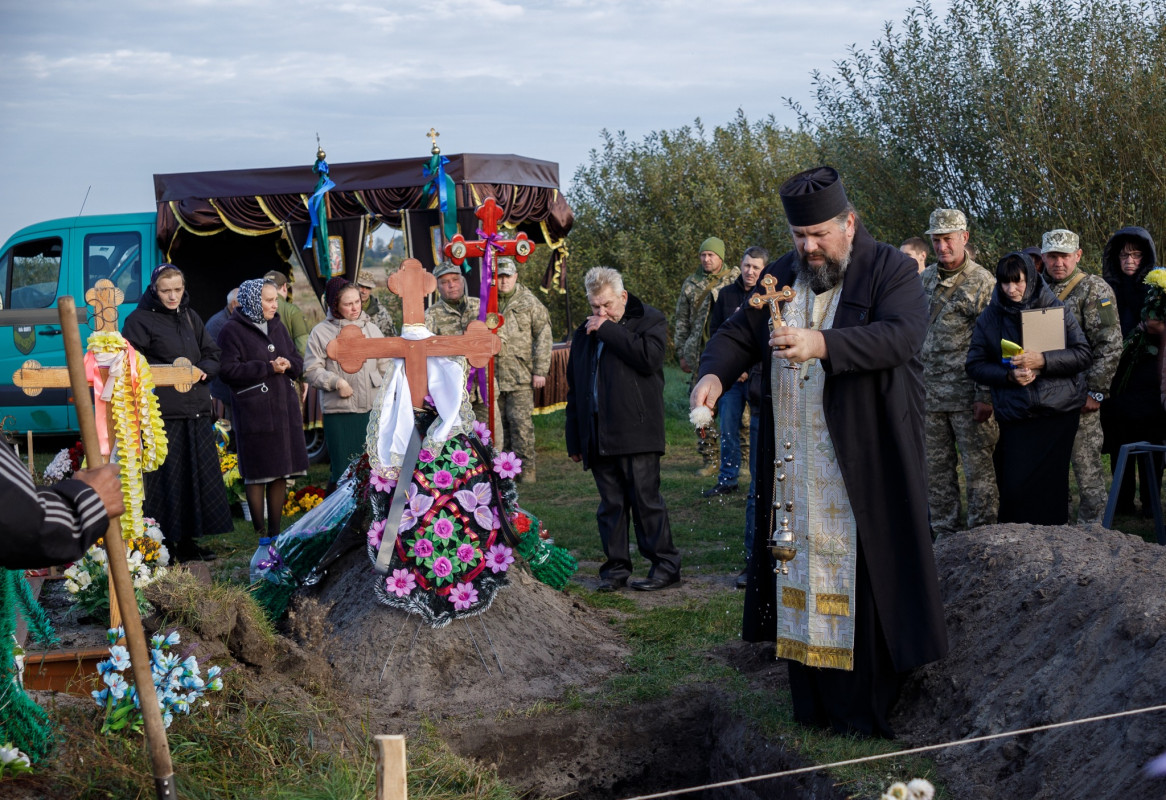 Понад пів року вважався зниклим безвісти: на Волині попрощалися з Героєм Дмитром Макаревичем