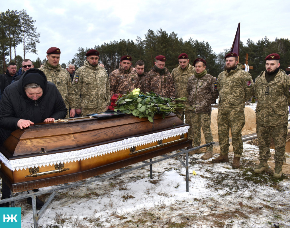 Зійшлося усе село: на Волині в останню дорогу провели полеглого на Курщині молодого Героя Сергія Зімича