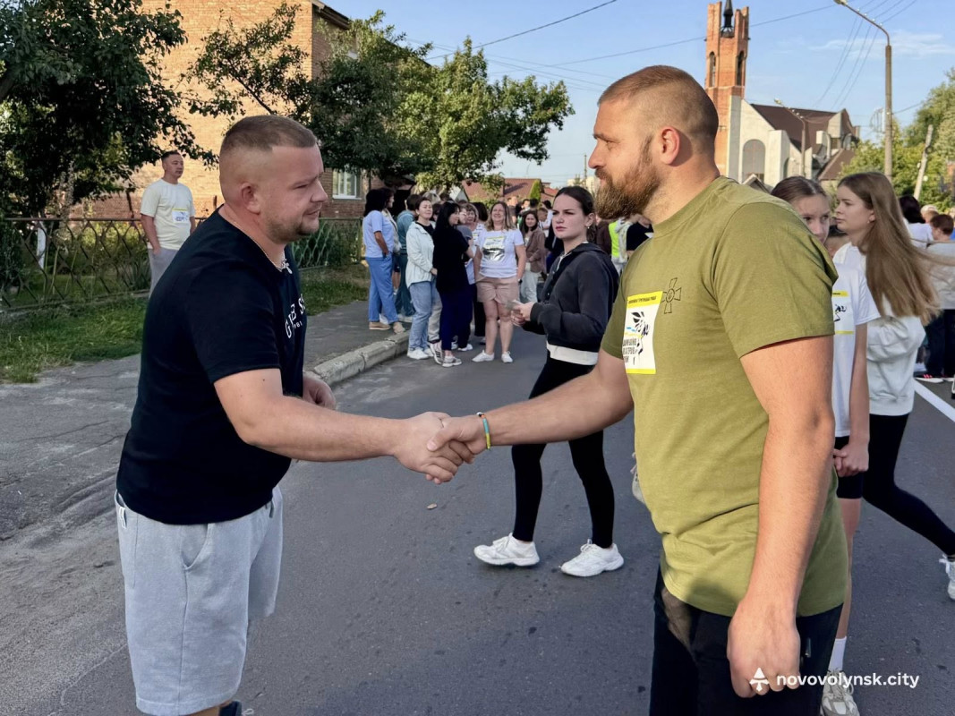 «Шаную воїнів, біжу за героїв України»: у місті на Волині на благодійному заході зібрали гроші для ЗСУ