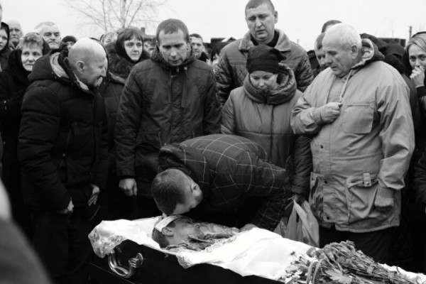 Місяць не дожив до 35: у Луцькій громаді провели в останню дорогу Героя Євгена Марчука