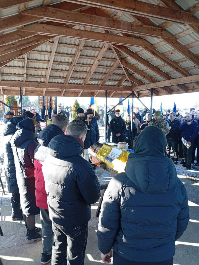 320 днів вважався зниклим безвісти: на Волині в останню путь провели Героя Ігоря Бурка