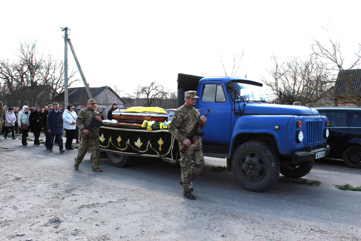 Півтора року невідомості: на Волині попрощалися із загиблим на Курщині Валентином Волошиним