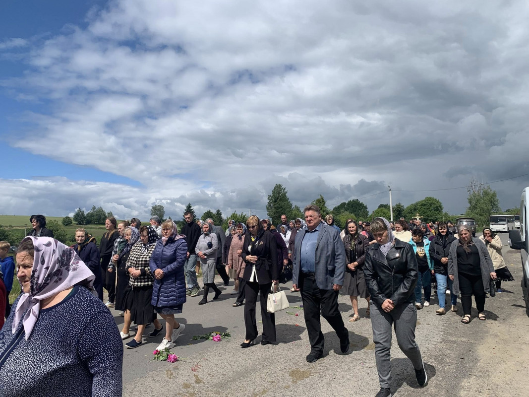 Віддав життя за Україну: на Волині провели в останню дорогу воїна Юрія Ростанюка