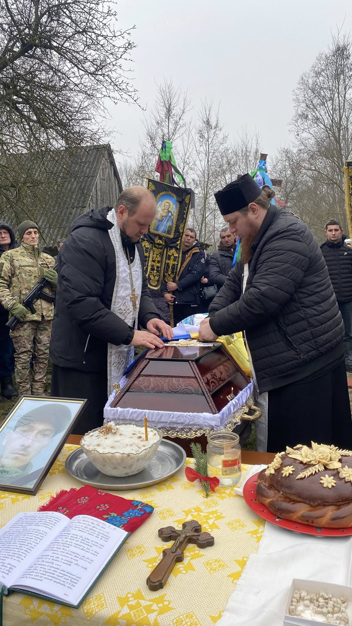 Герою назавжди 35: на Волині провели в останню путь загиблого воїна Дмитра Вавдіюка