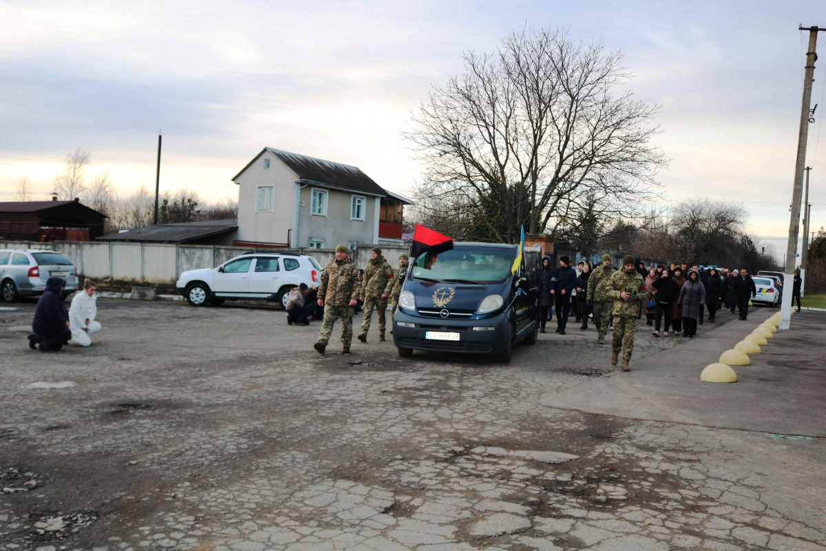 Спільна втрата для двох громад: на Волині попрощалися з полеглим воїном Валерієм Гриневичем