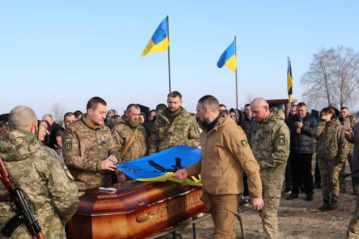 Довгий час вважався зниклим безвісти: на Волині в останню дорогу провели Героя Степана Гебу