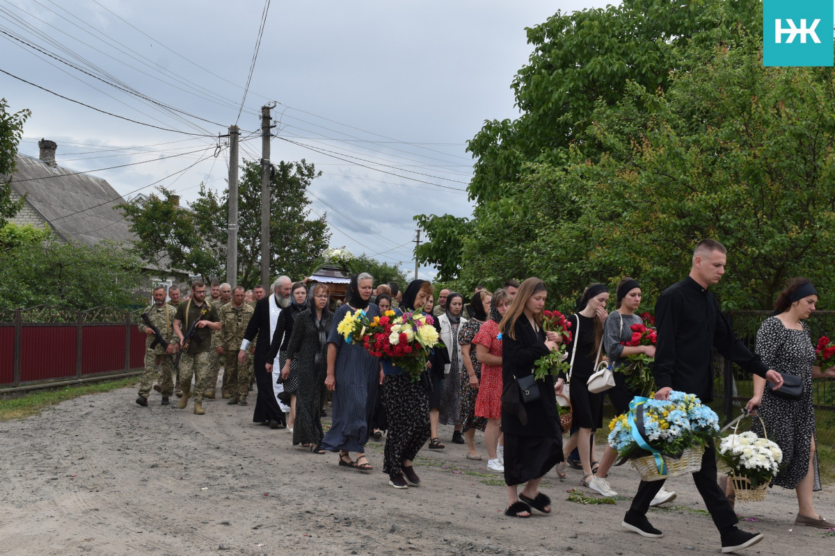 Навіки 22: на Волині усе село вийшло провести у вічність молодого Героя Артема Оласюка