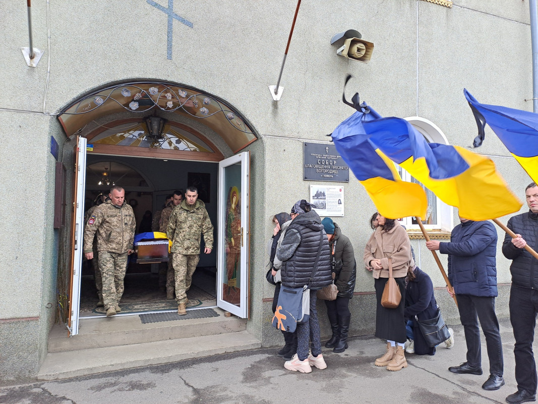 Місяць боровся за життя, проте хвороба взяла гору: на Волині поховали захисника Сергія Сидорука