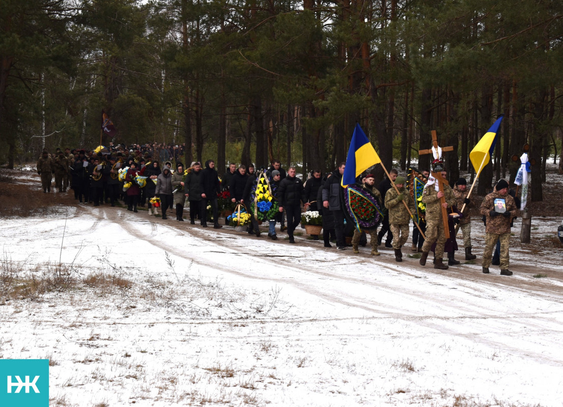 Зійшлося усе село: на Волині в останню дорогу провели полеглого на Курщині молодого Героя Сергія Зімича