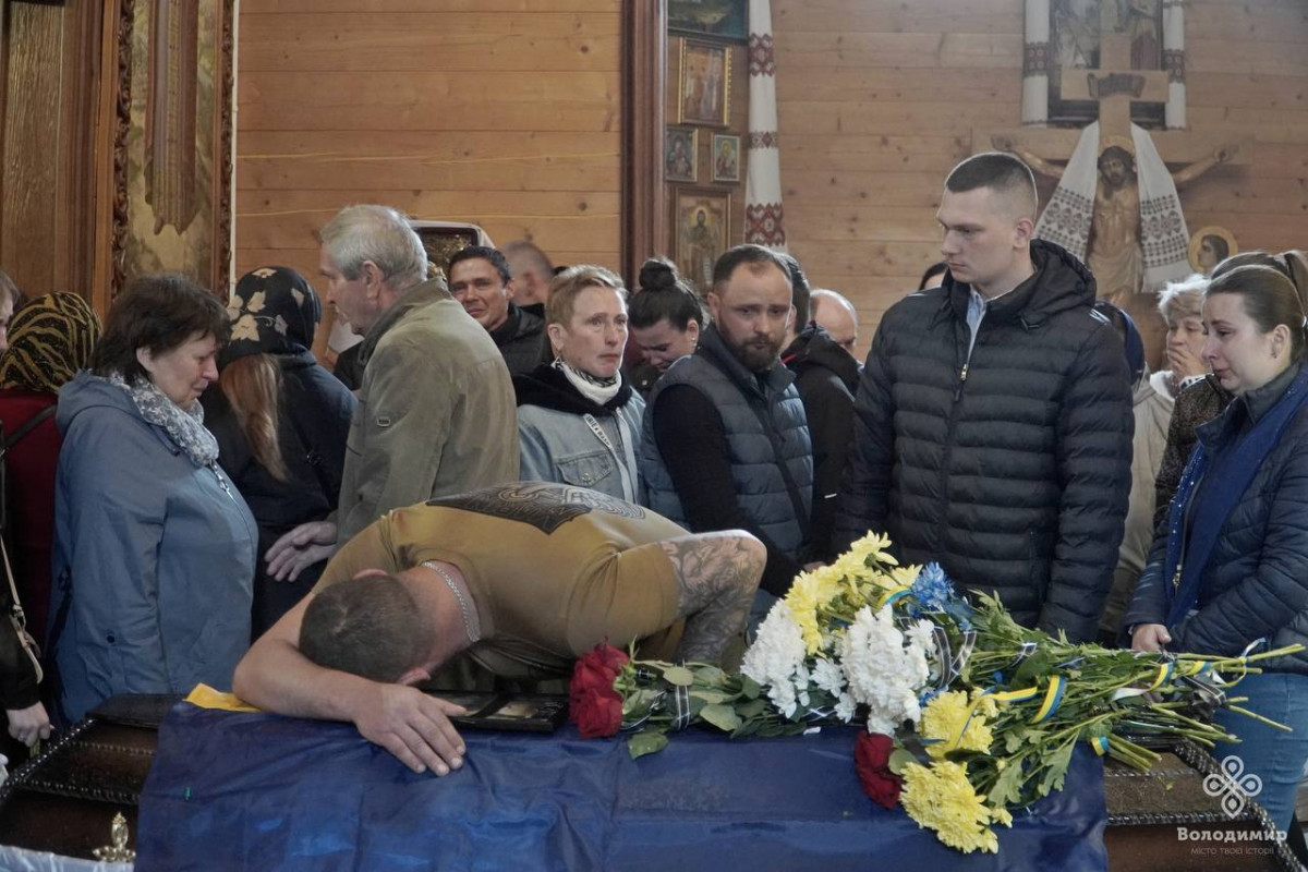 Життя обірвалося під час лікування: на Волині поховали молодого військовослужбовця Дмитра Олівка