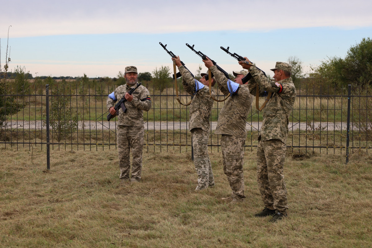 Не встиг одружитися й відчути радості батьківства: на Волині попрощалися з Героєм Олександром Коцурою