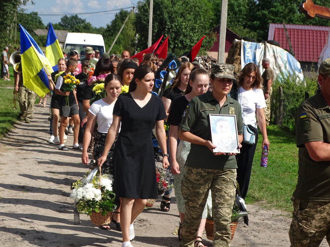 Надію на диво обірвала жахлива звістка: на Волині поховали Героя Володимира Мороза, який рік вважався зниклим безвісти