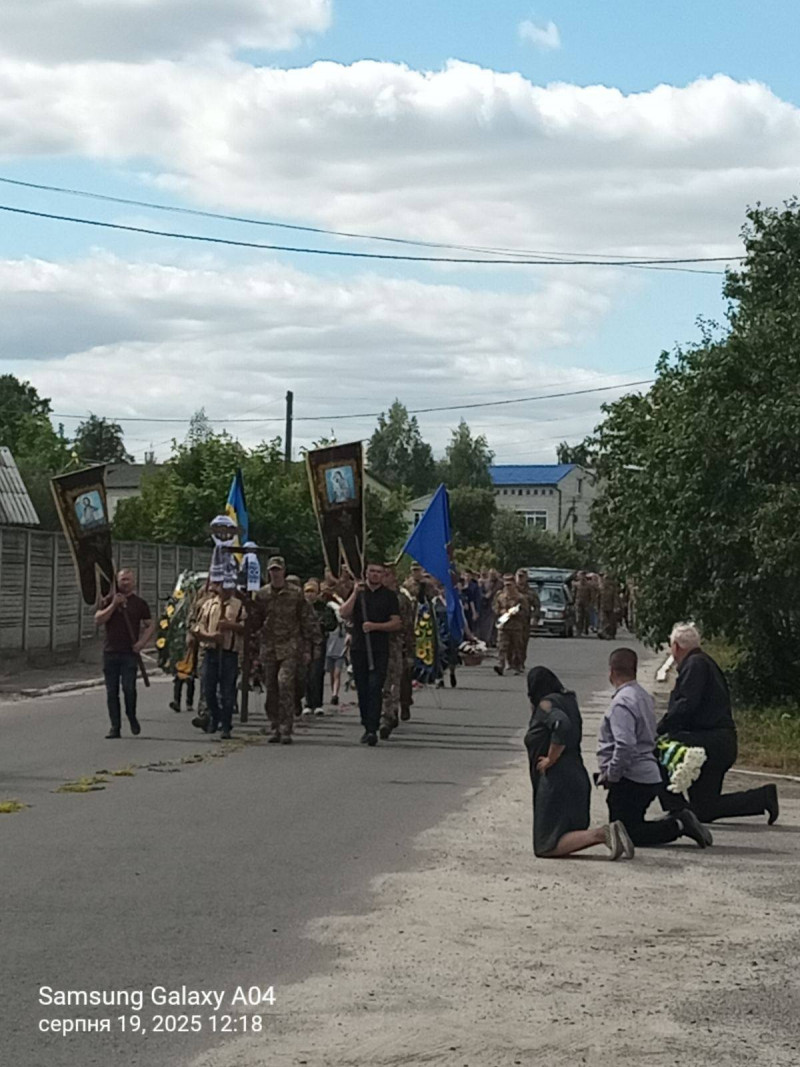 Навіки 31: на Волині в останню путь провели Героя Олега Оксенюка