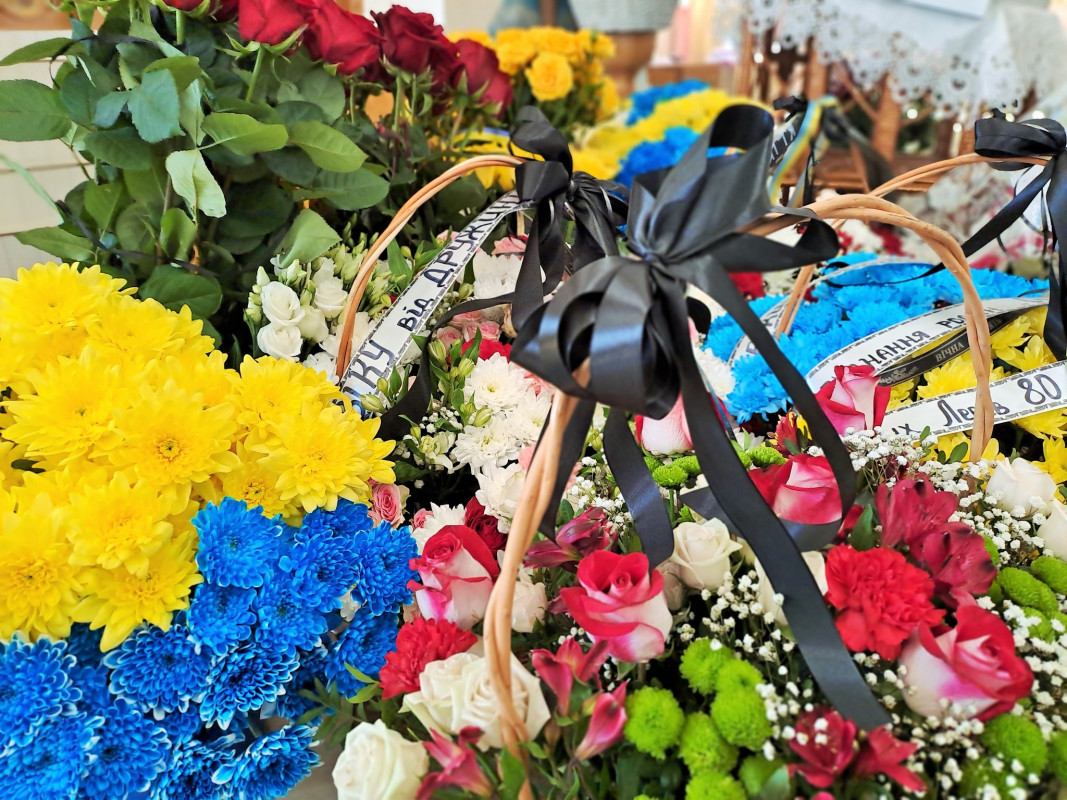 Слова «пізніше наберу» стали останніми: на Волині поховали Героя Віктора Лєньо