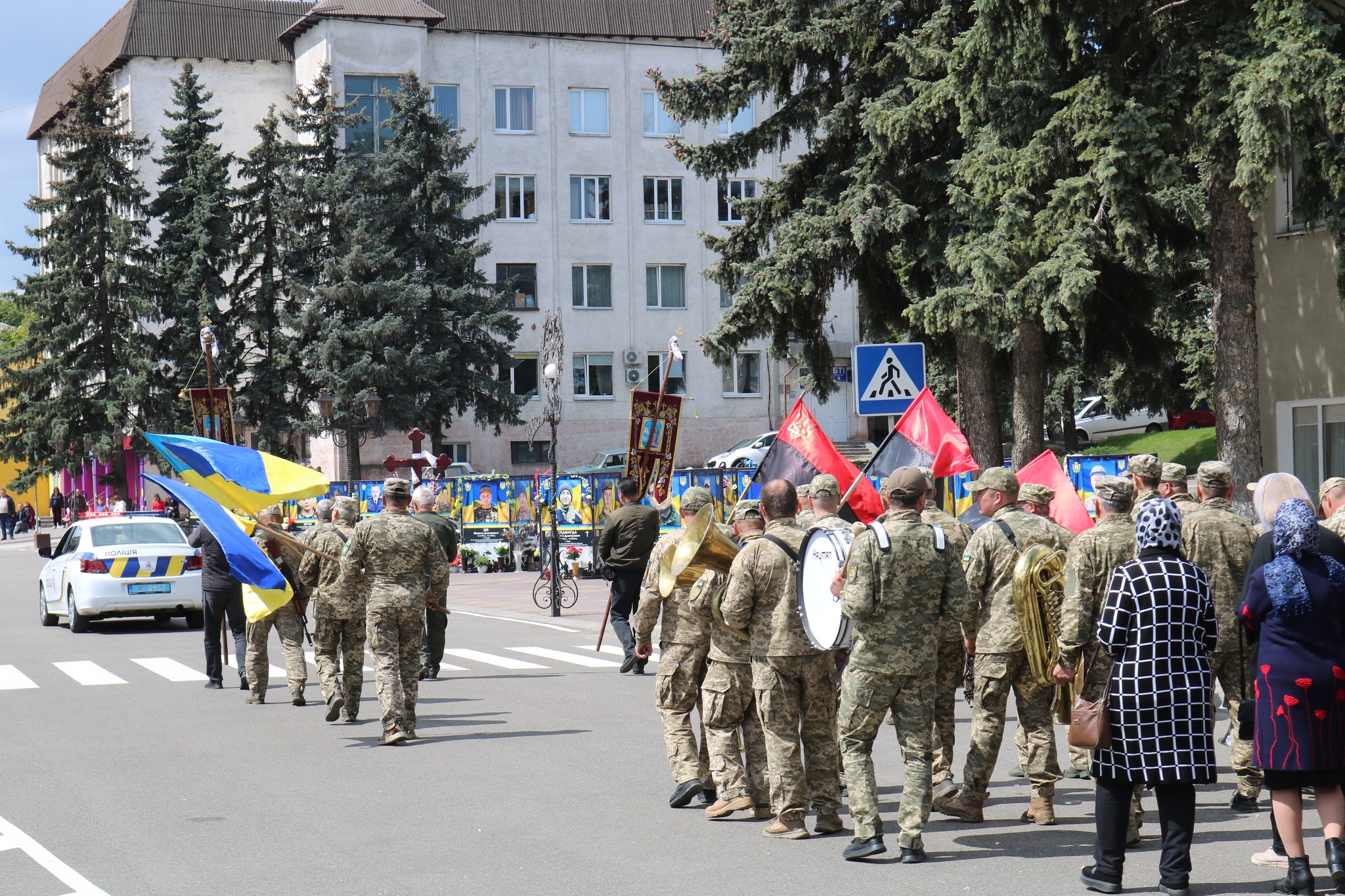 Захищав Україну з першого дня повномасштабного вторгнення: у Луцькому районі попрощалися з Героєм Леонідом Клехою
