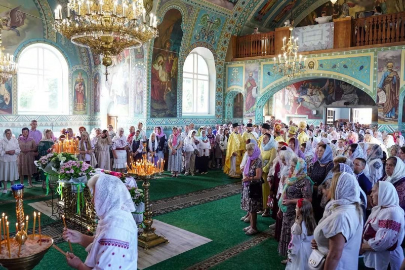 У місті на Волині відзначили 30-річчя Покровського собору: митрополит Михаїл очолив Літургію