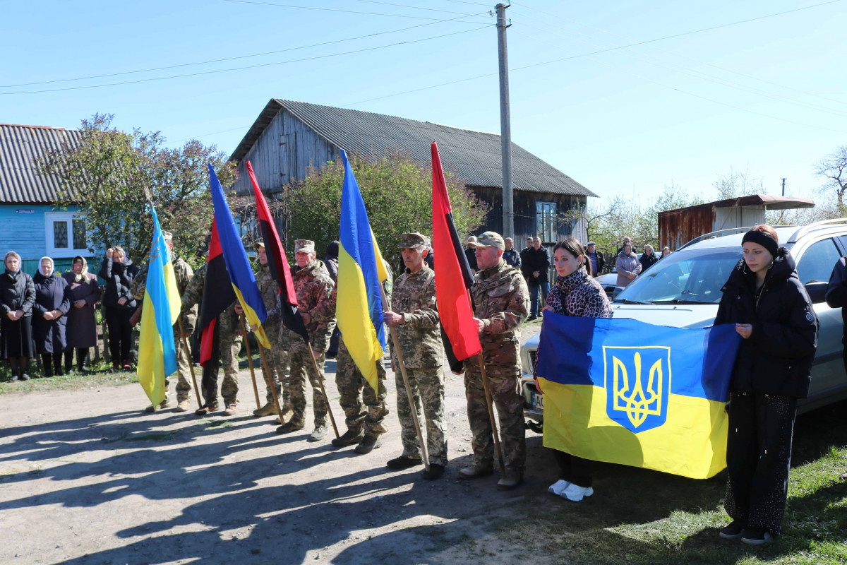 На Волині провели в останню дорогу захисника Івана Гутверта