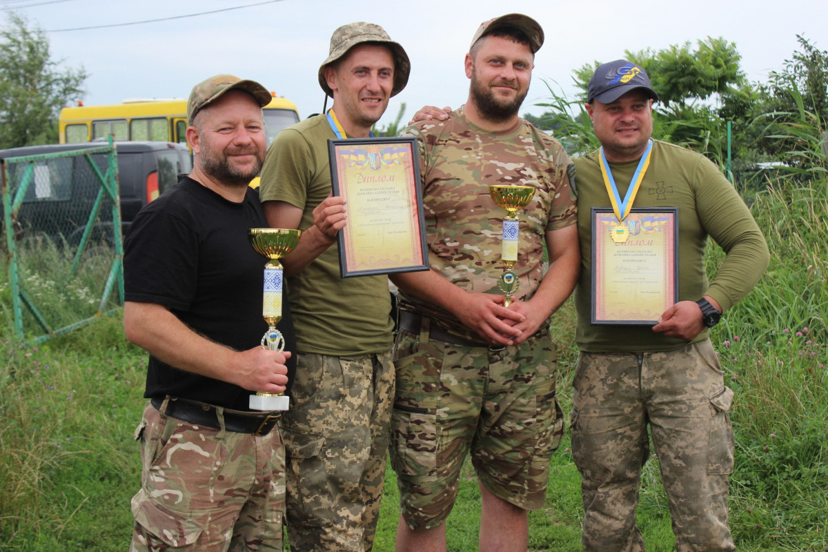 Змагання для захисників: ветерани Луцького району рибалили на турнірі
