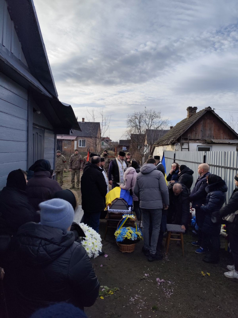 Майже через 7 місяців повернувся додому: на Волині попрощалися з 33-річним Героєм Дмитром Трофімюком