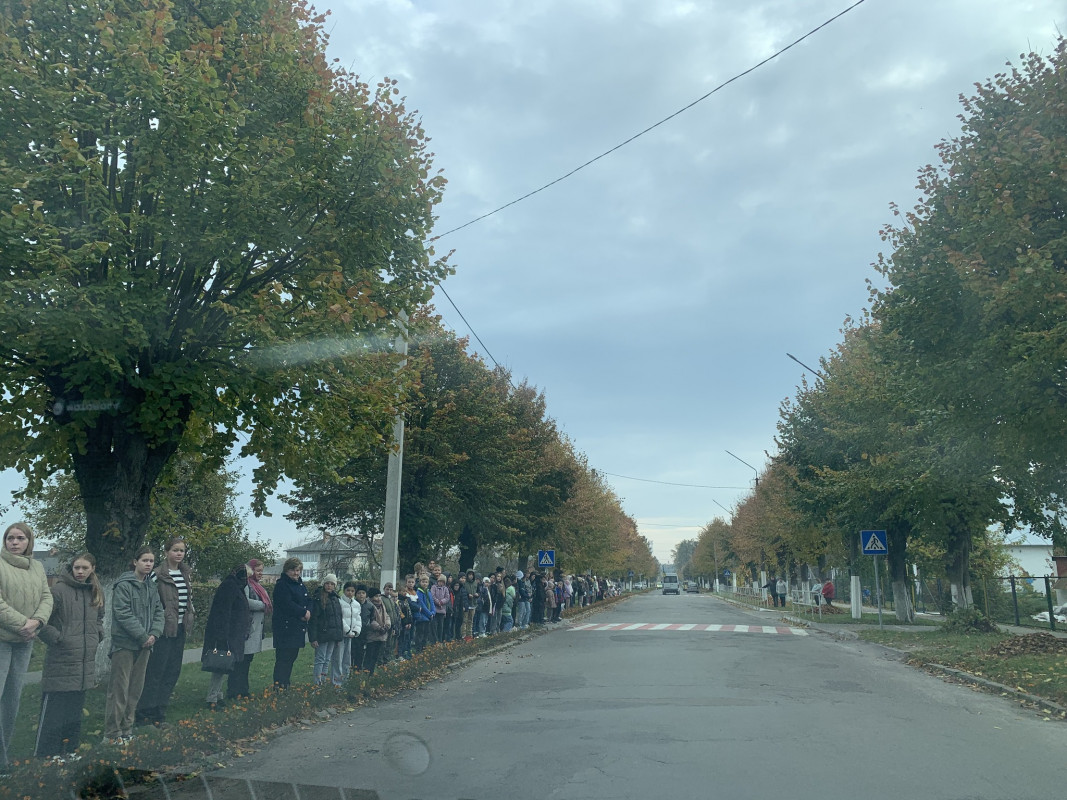 Загинув ще у серпні, а прощалися лише нині: на Волині в останню путь провели Героя Леоніда Бриндзія