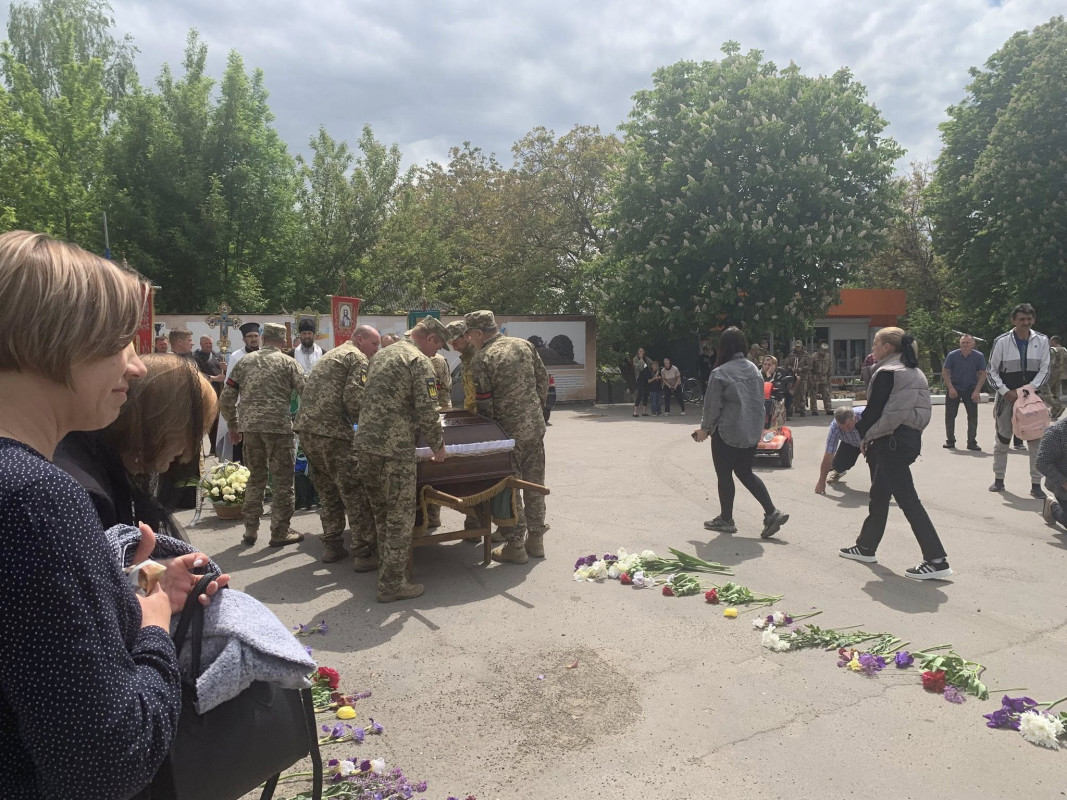 Загинув смертю Героя: на Волині провели в останню путь захисника Олега Хайбу