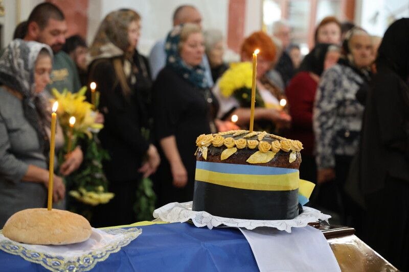 У Луцьку з військовими почестями поховали Героїв Романа Меюса та Олександра Радивоніка
