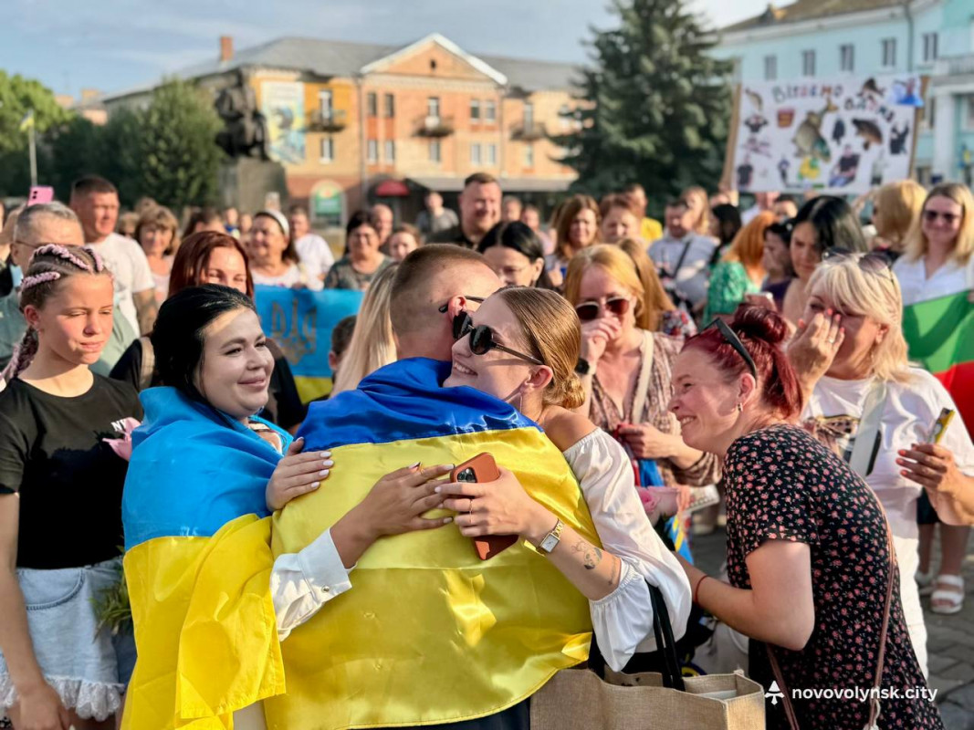 Волинь вітає Героя: Олег Карпюк повернувся додому у рідне місто після полону