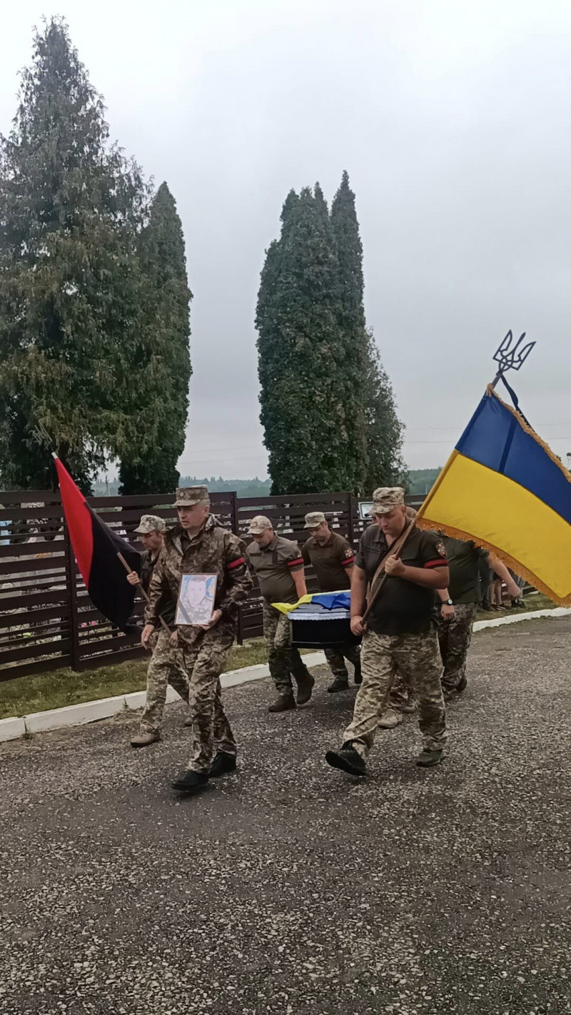 Загинув на Курському напрямку: у Луцькому районі поховали мінометника Олексія Сенченка