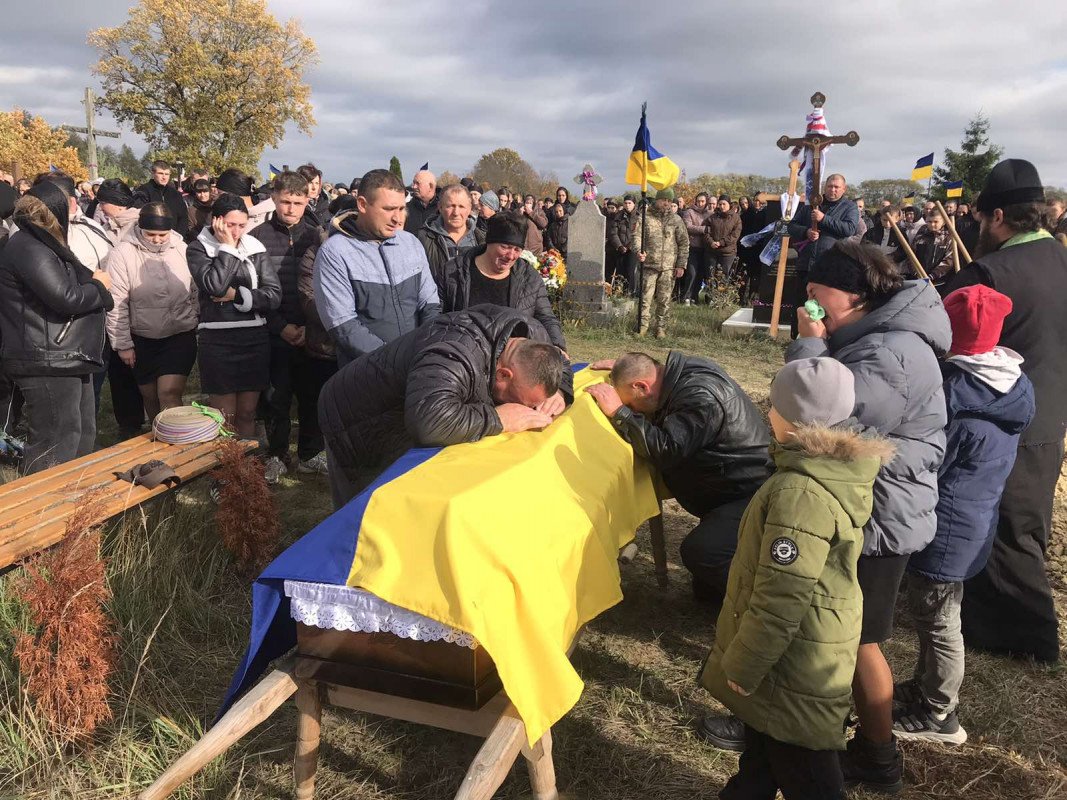 Понад 2 роки вважався зниклим безвісти: на Волині попрощалися із захисником Віктором Баликом