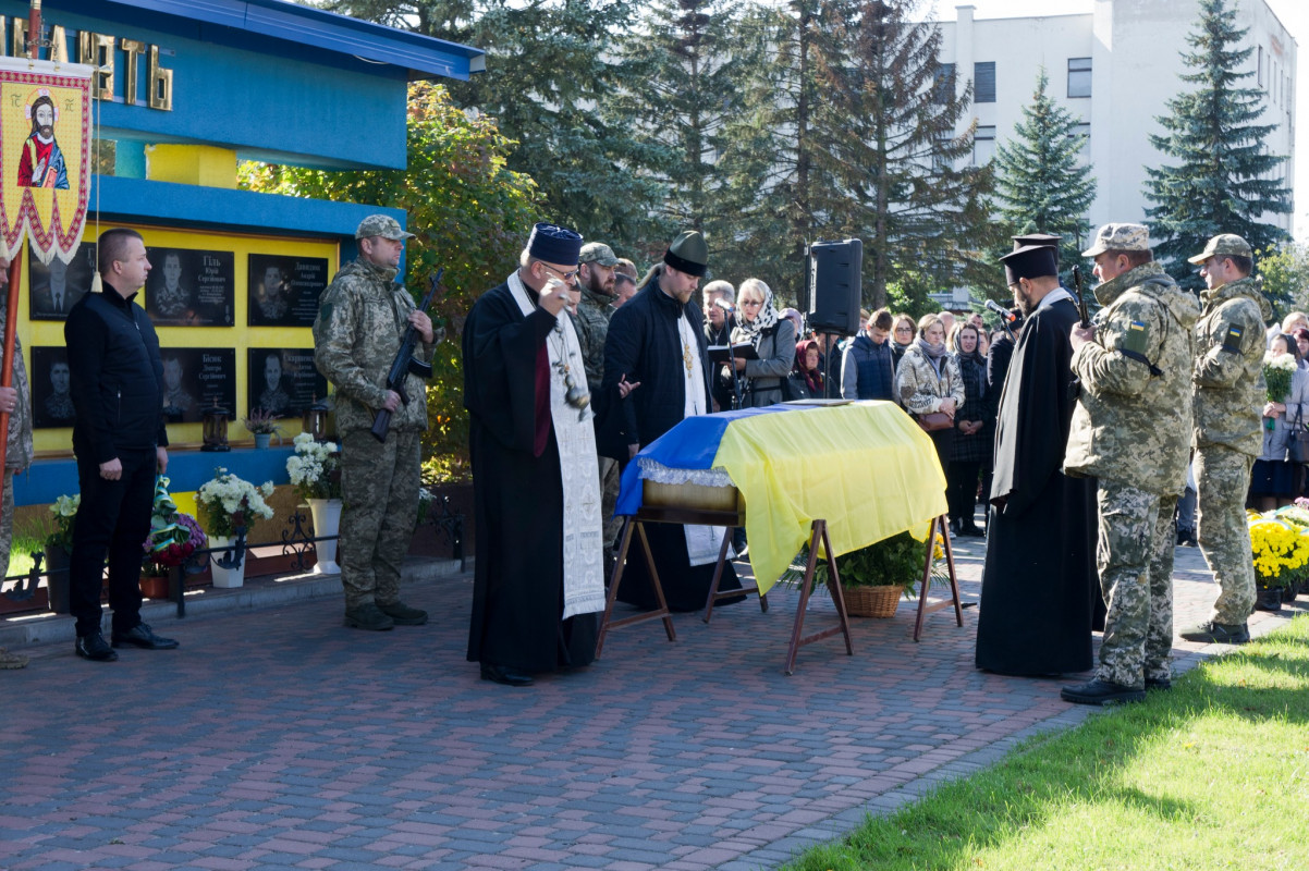 На Волині попрощалися із загиблим військовим медиком Сергієм Яворським. Фото