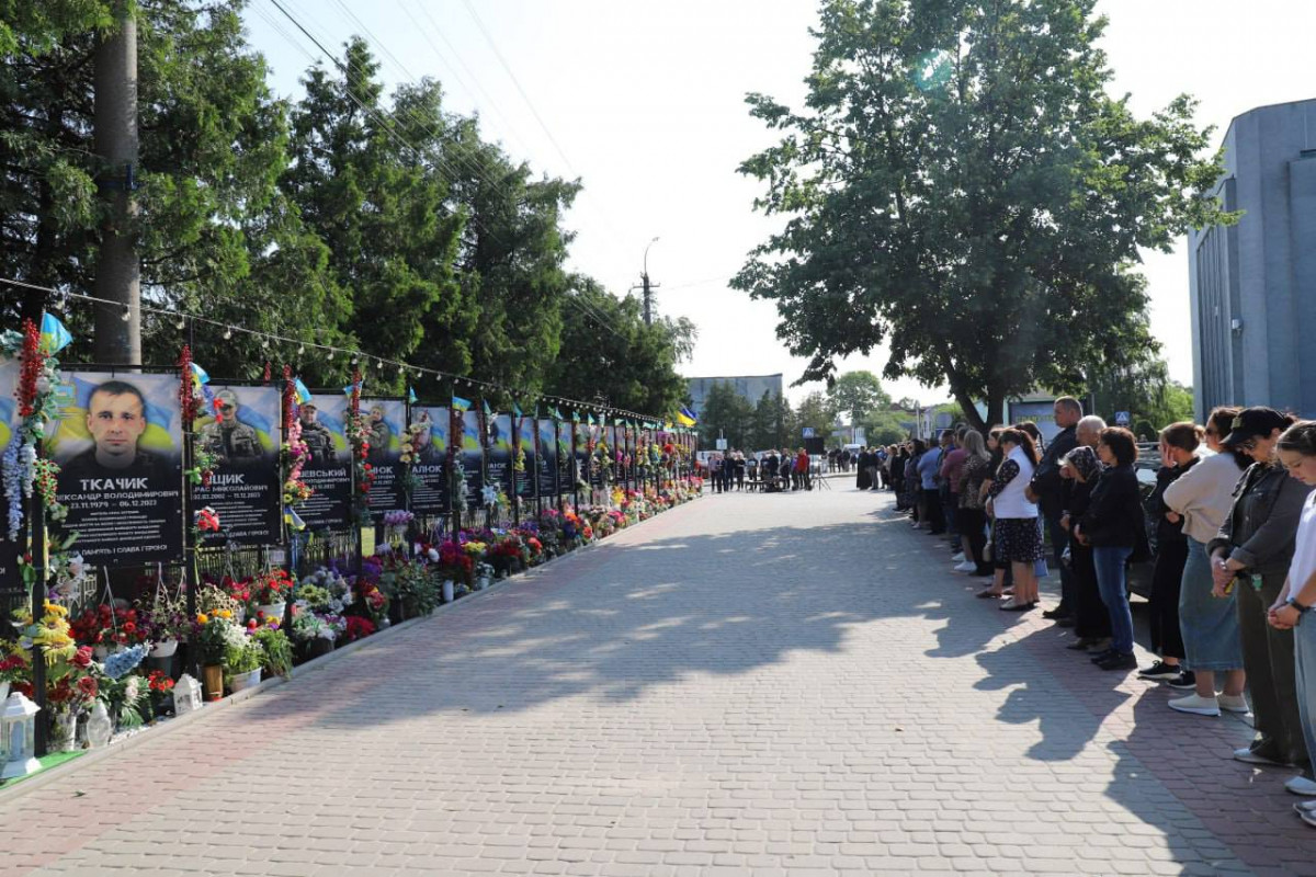 Загинули за Україну: на Волині родинам полеглих Героїв вручили державні нагороди